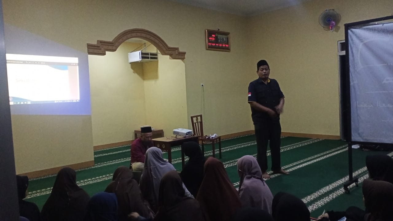 Santriwan/Santriwati Ponpes Darussalam Muhammadiyah Slinga Mengikuti Pelatihan Juru Sembelih Halal